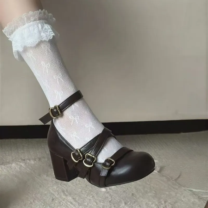 Women's Chunky Heel Mary Jane  - Patent Leather Pump recensie en prijs