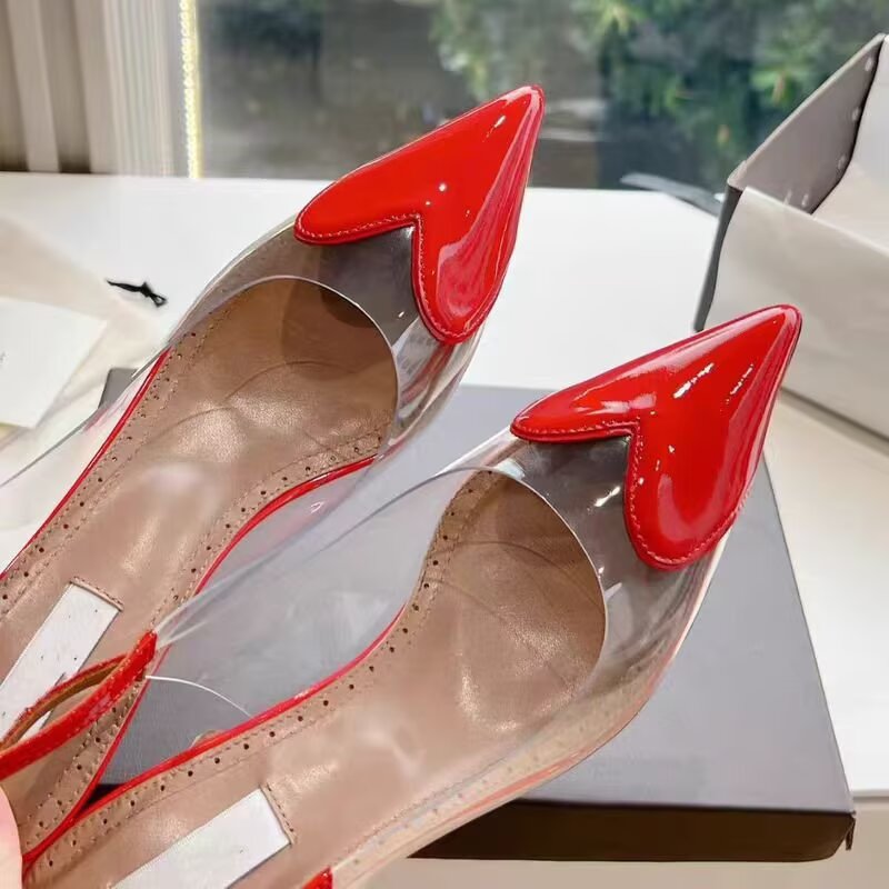 26 Spring/Summer Pointed Love  - Clear Strap Heel recensie en prijs