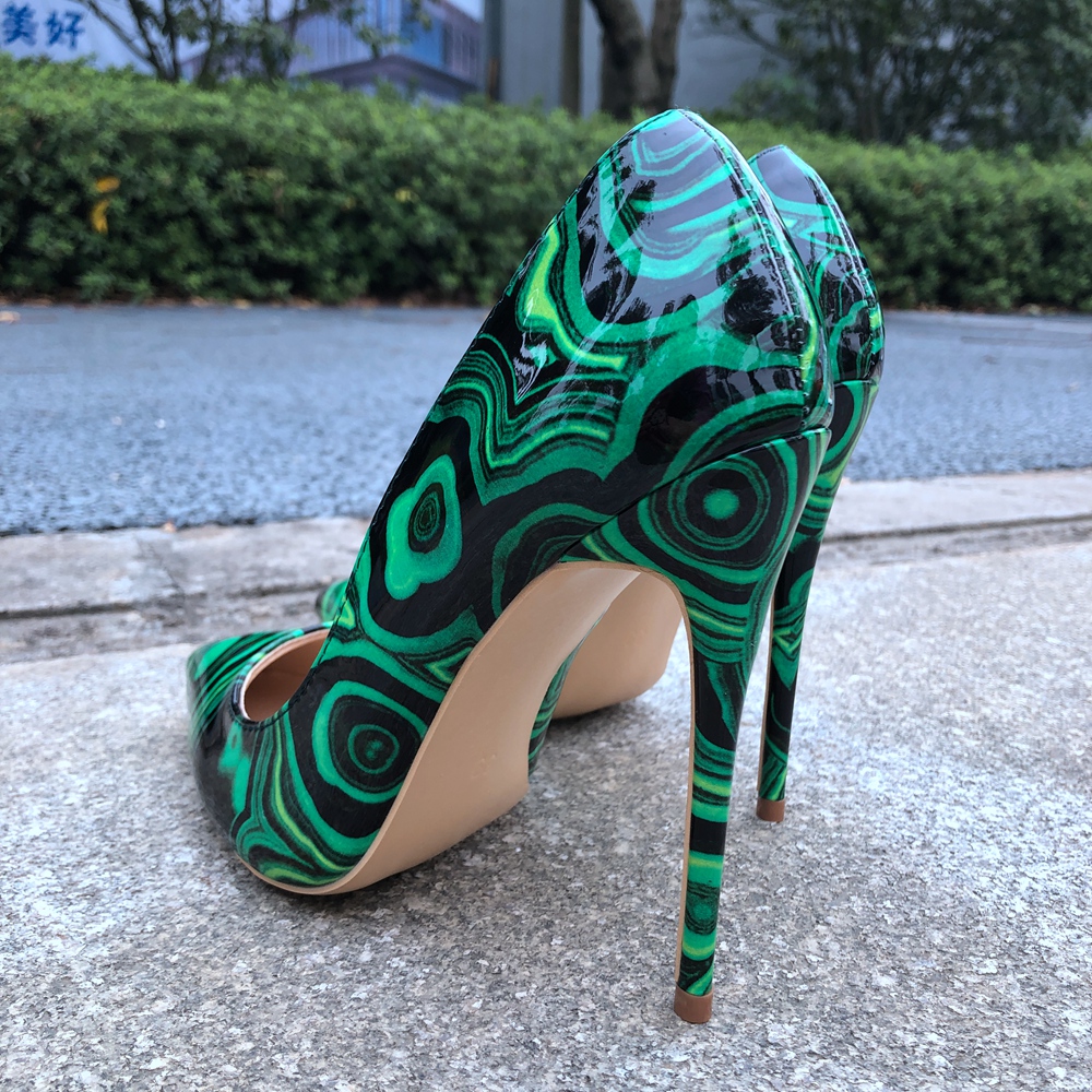 Tikicup Women Green Floral Pri - Patent Leather Pump recensie en prijs